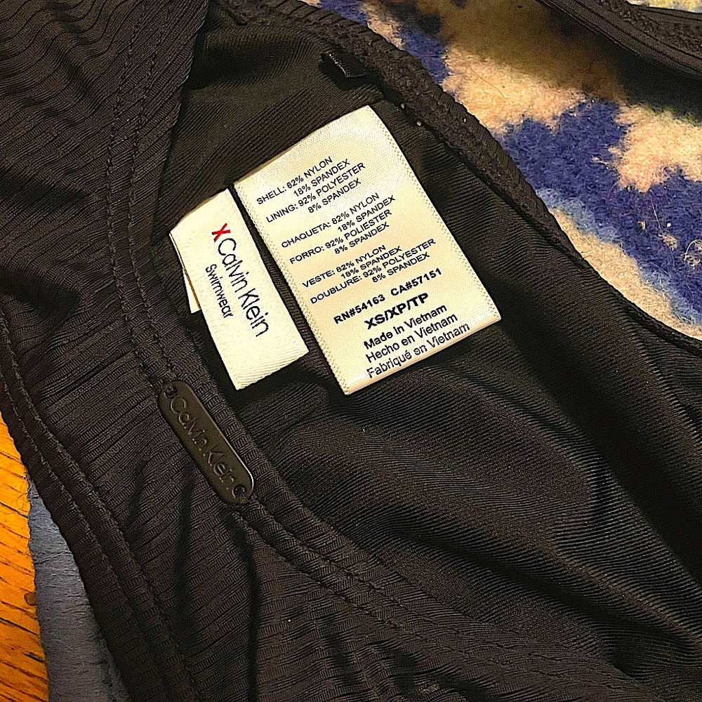 NWT Calvin Klein Ribbed Bikini Top - Picture 8 of 11